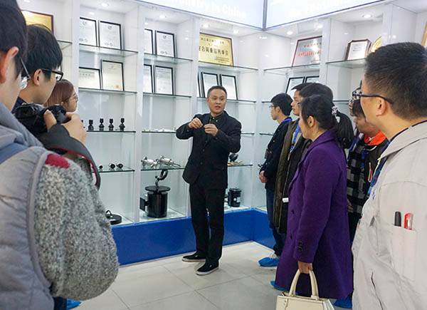 中國計量大學科技學院師生團來我公司參觀學習