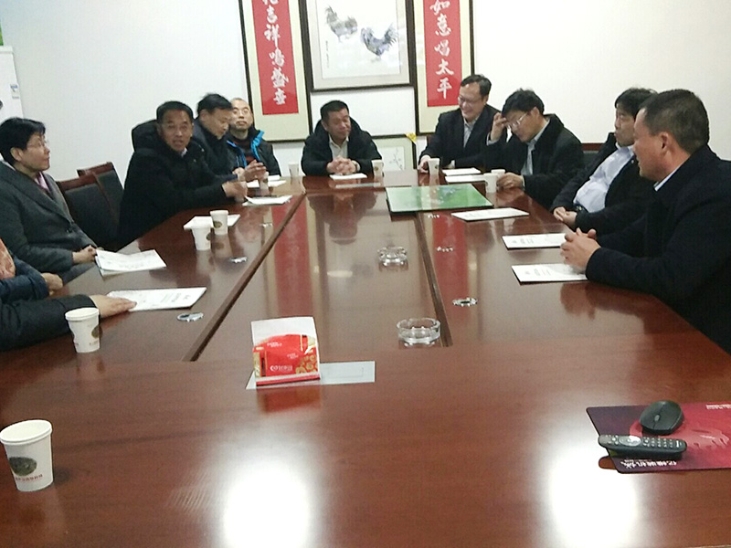 市政協(xié)原副主席、民建市委原主委?；萏m，市人大常委、民建市委副主委周中穩(wěn)一行到我公司調(diào)研蘆花雞養(yǎng)殖發(fā)展情況